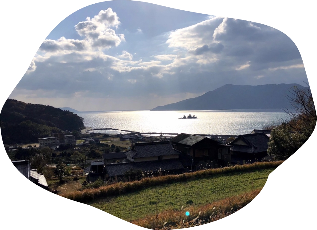 山口県周防大島の船着場の写真